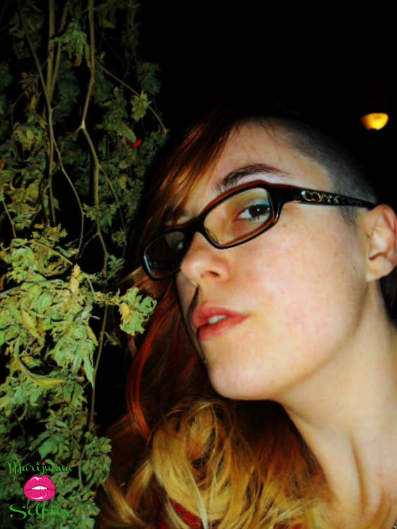 Fable Pictiur Selfie No. 1153 - Marijuana Selfies