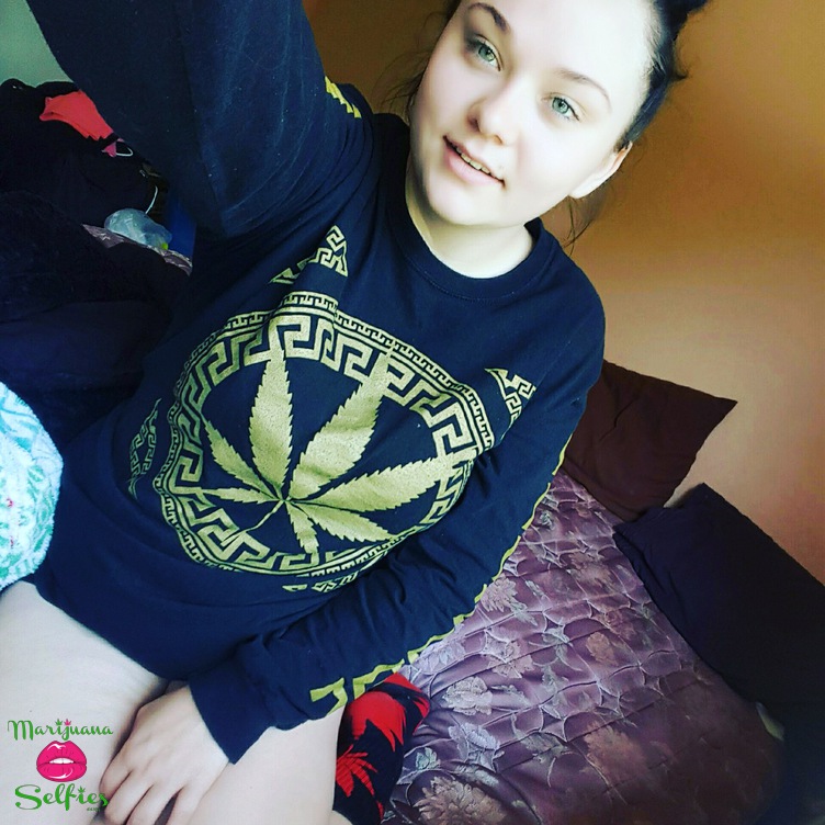 Sierra  Williams Selfie No. 2461 - Marijuana Selfies