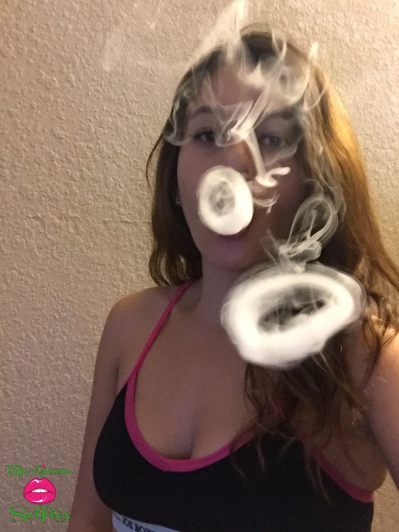 Anitta Mortera Selfie No. 2669 - Marijuana Selfies