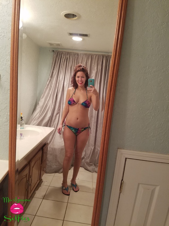Shaina Dempsey Selfie No. 3828 - Marijuana Selfies