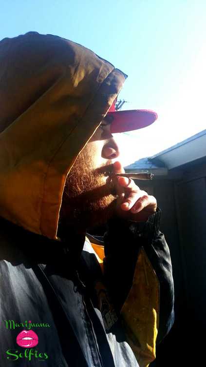 Earl OfBlunt Selfie No. 400 - Marijuana Selfies