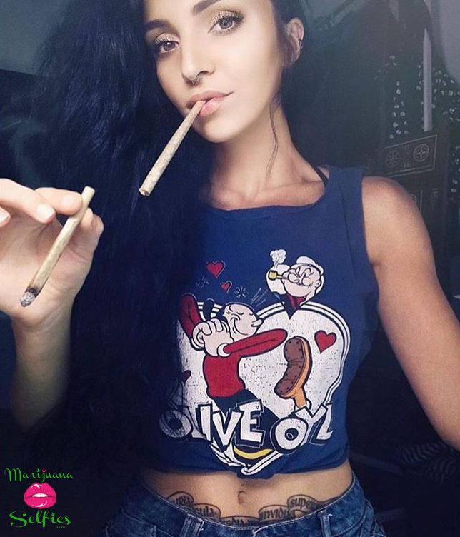 Barbie Dahl Selfie No. 4585 - Marijuana Selfies