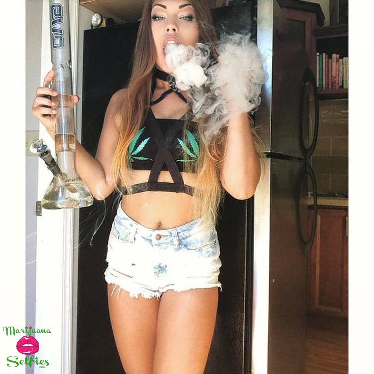 Barbie Dahl Selfie No. 4591 - Marijuana Selfies