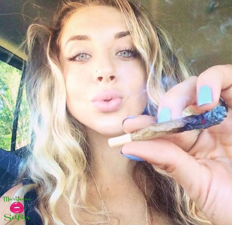 Barbie Dahl Selfie No. 5088 - Marijuana Selfies