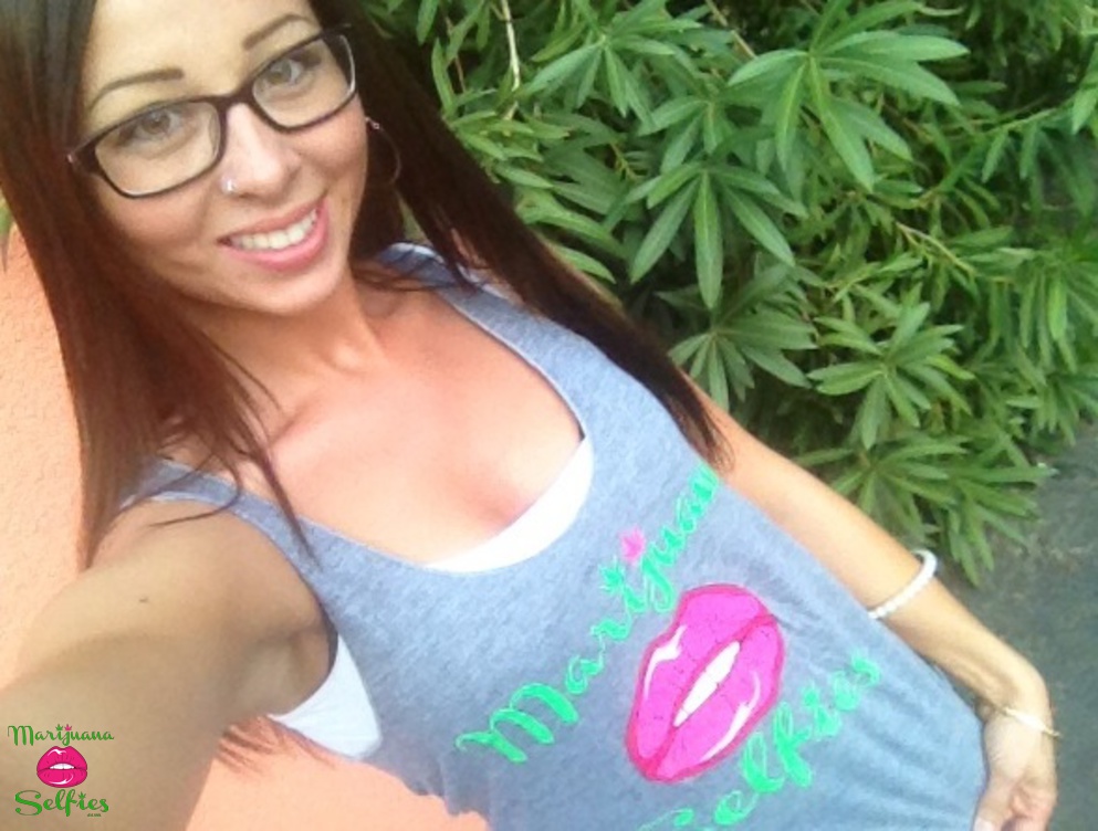 Lara Heard Selfie No. 56 - Marijuana Selfies