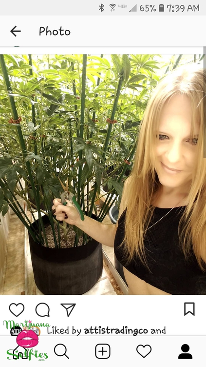 Jenna ðŸ’‹ Selfie No. 5783 - Marijuana Selfies