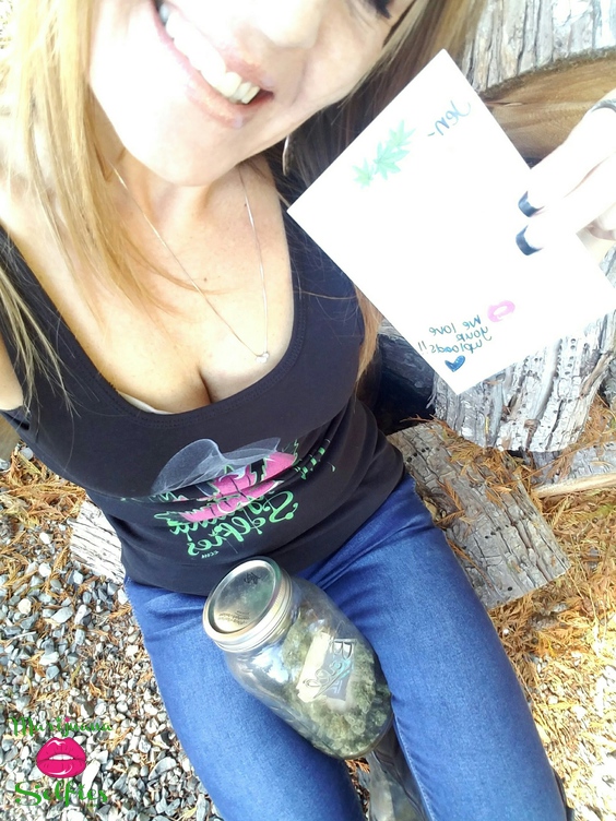 Jenna ðŸ’‹ Selfie No. 5784 - Marijuana Selfies