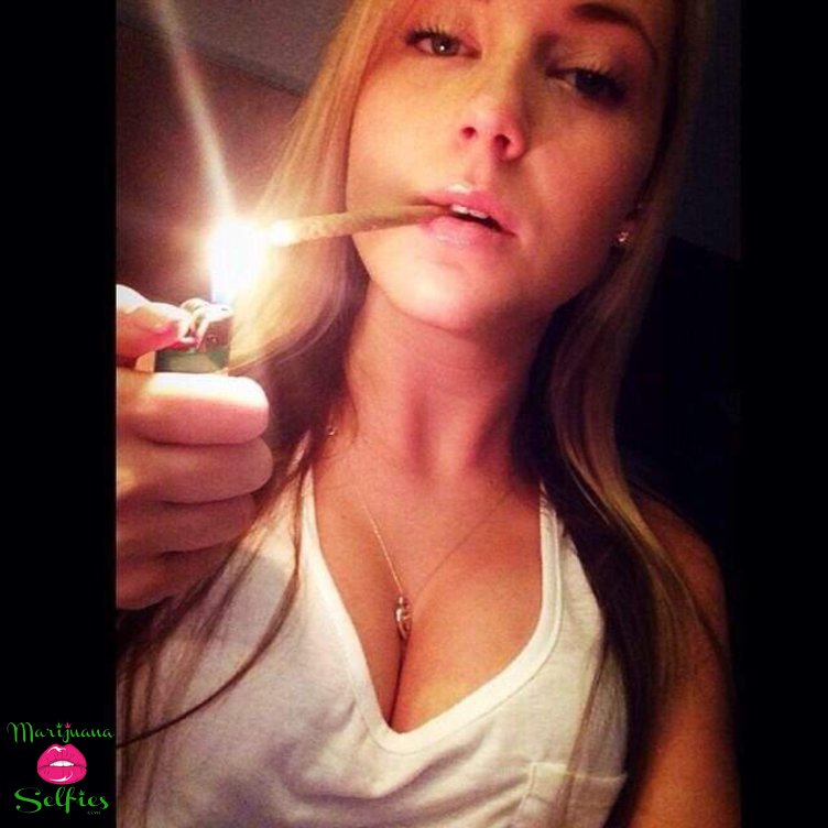 Barbie Dahl Selfie No. 6615 - Marijuana Selfies
