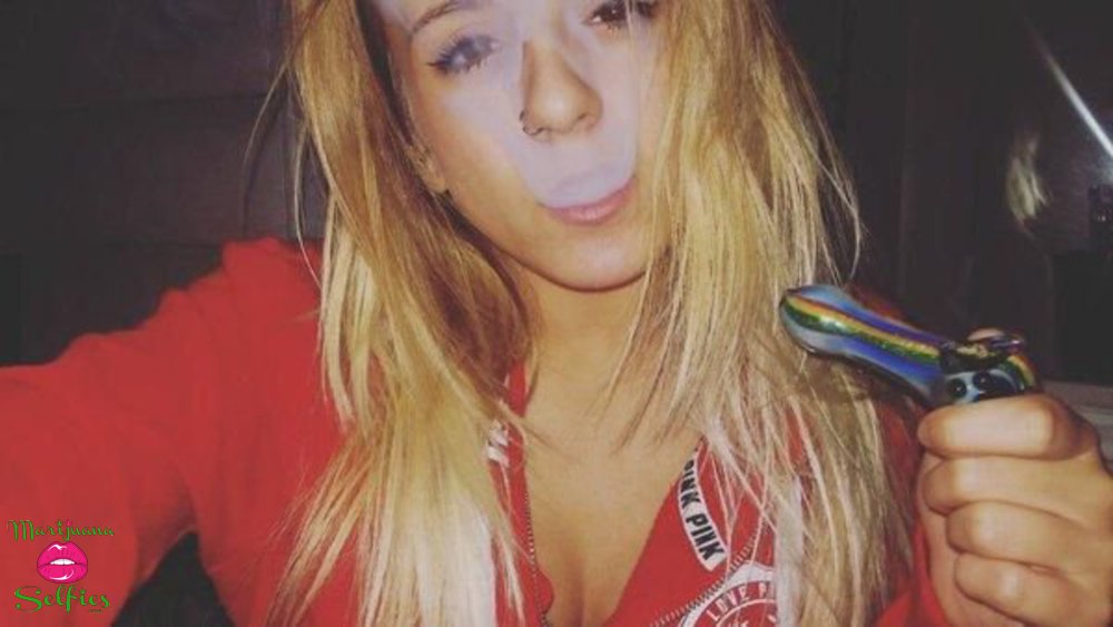 Janette Dahl Selfie No. 6785 - Marijuana Selfies