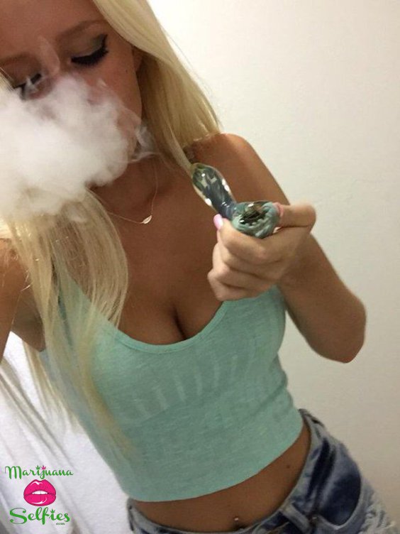 Barbie Dahl Selfie No. 7804 - Marijuana Selfies