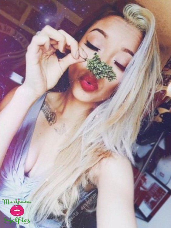 Barbie Dahl Selfie No. 8115 - Marijuana Selfies