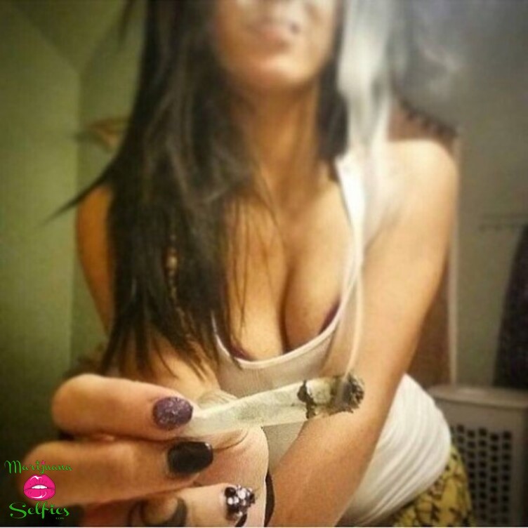 Janette Dahl Selfie No. 8574 - Marijuana Selfies