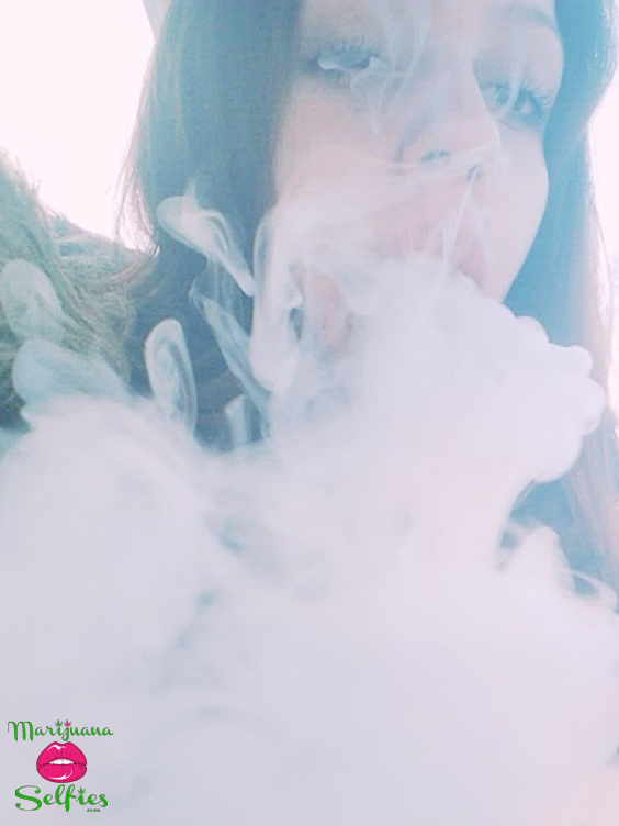 Anonymous Selfie No. 862 - VOTE for this Marijuana Selfie!