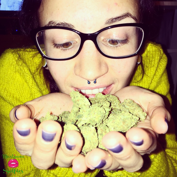 Birdie G Selfie No. 866 - VOTE for this Marijuana Selfie!