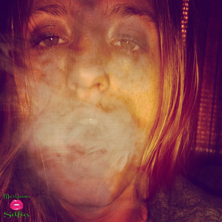 Molly Wiseman Selfie No. 914 - VOTE for this Marijuana Selfie!