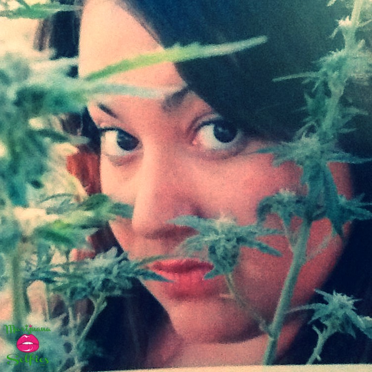 Chels Winn Selfie No. 995 - VOTE for this Marijuana Selfie!